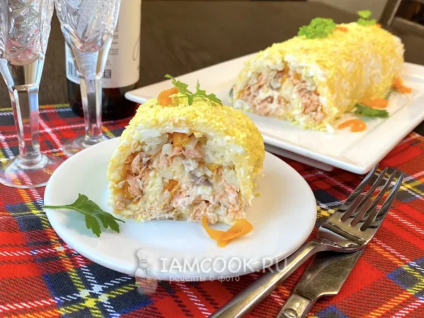 Фото готового блюда: Салат-рулет «Мимоза»