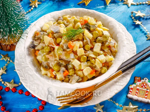 Фото готового блюда: Постный Оливье с килькой пряного посола