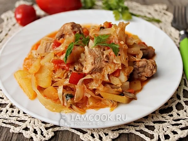 Фото блюда: Тушеная капуста с мясом и картошкой
