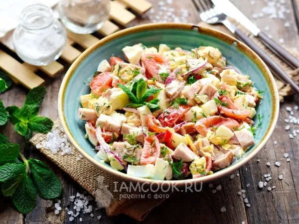 Фото блюда: Салат с ветчиной, яйцами, помидорами и сыром