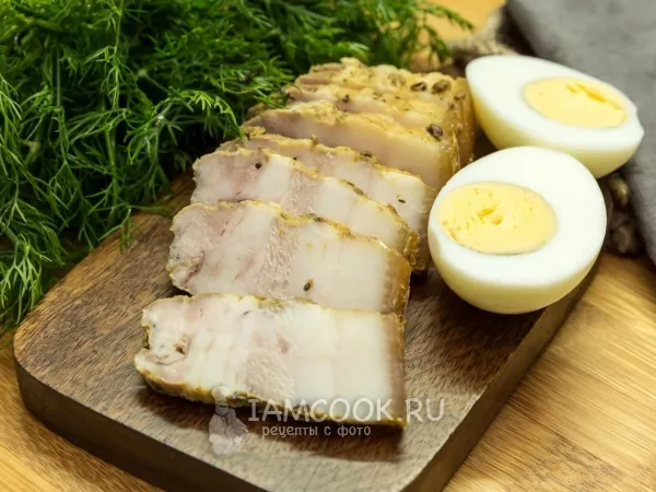 Фото готового блюда: Грудинка, запеченная с горчицей в духовке