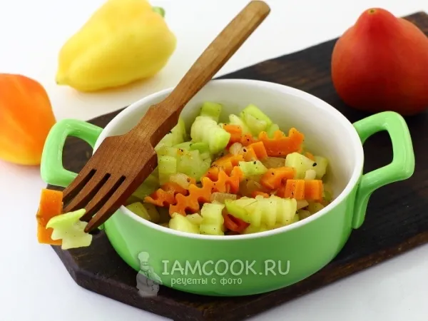 Фото блюда: Тушеные кабачки с морковью и луком