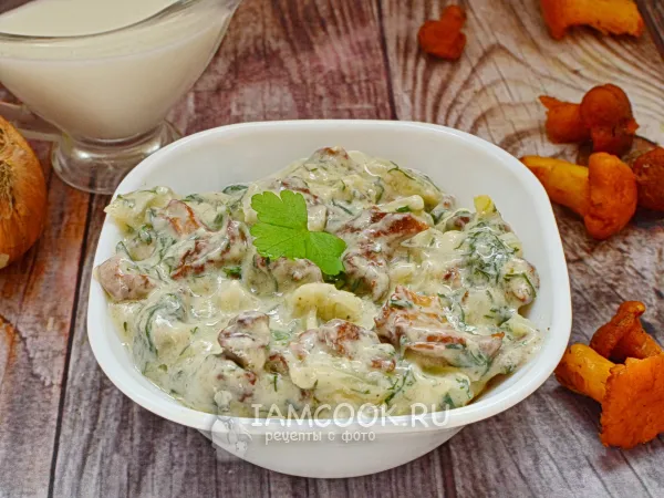 Фото блюда: Лисички в сливочном соусе