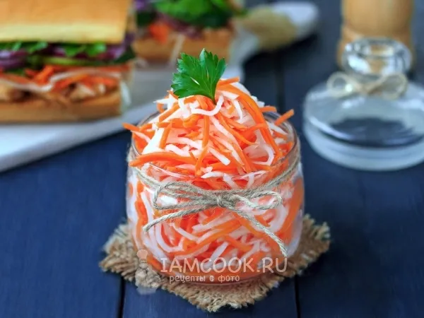 Фото блюда: Маринованная морковь с дайконом по-вьетнамски