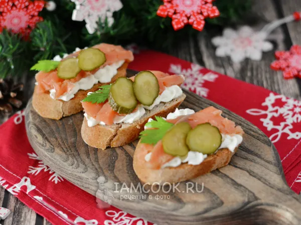 Фото блюда: Бутерброды с соленой горбушей на праздничный стол