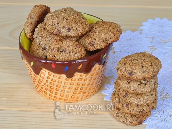 Фото готового блюда: Овсяное печенье без муки с шоколадными конфетами