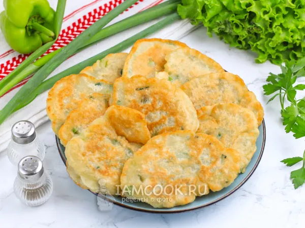 Фото блюда: Дрожжевые оладьи с зеленым луком