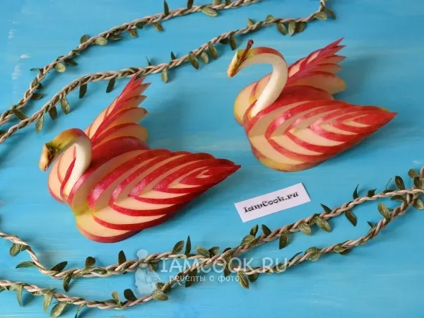 Фото готового блюда: Лебедь из яблока