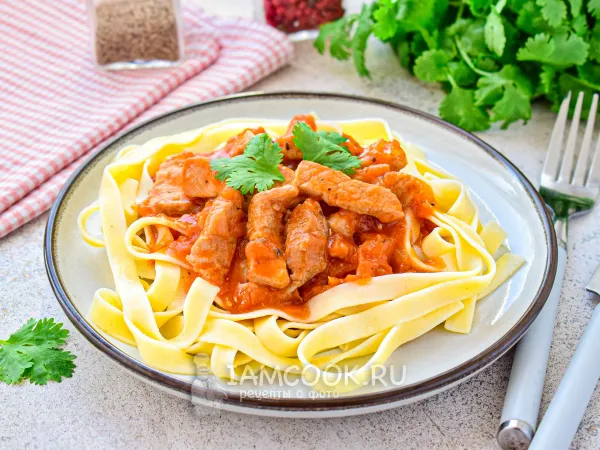 Фото блюда: Паста со свининой в томатном соусе