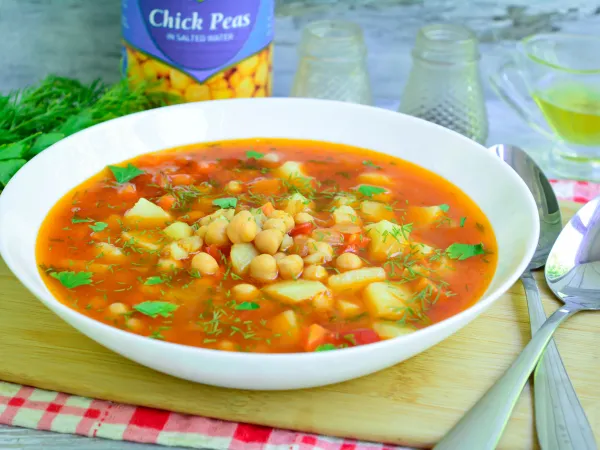 Фото готового блюда: Суп с консервированным нутом