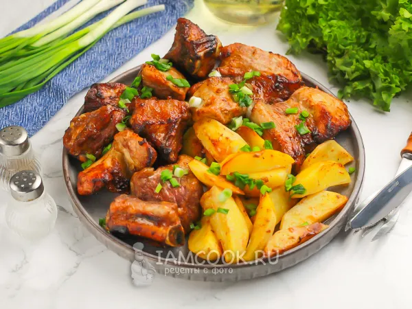 Фото блюда: Свиные ребра с картошкой в аэрогриле