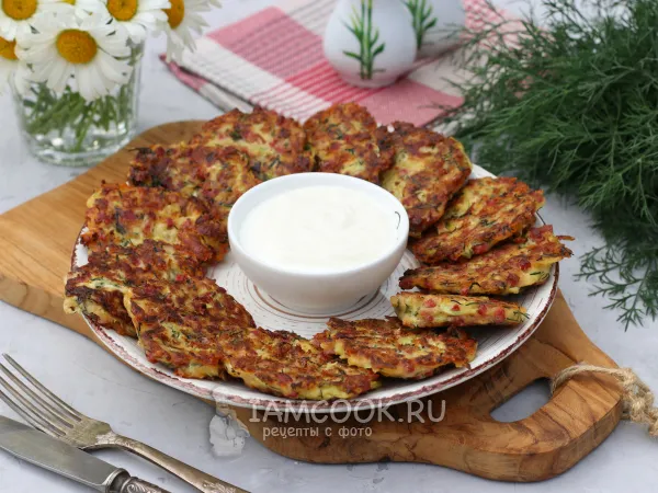 Фото блюда: Кабачковые оладьи с колбасой и сыром