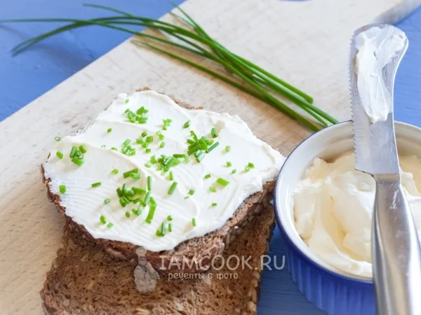 Фото готового блюда: Бутерброды с зеленым луком