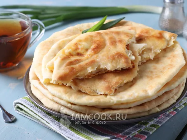 Фото блюда: Хачапури на сметане с сыром на сковороде