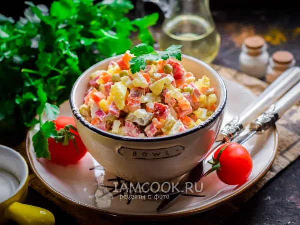 Фото готового блюда: Салат «Столичный» с копченой колбасой