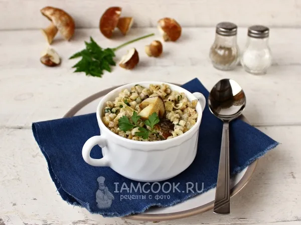 Фото готового блюда: Перловая каша со сливками и грибами