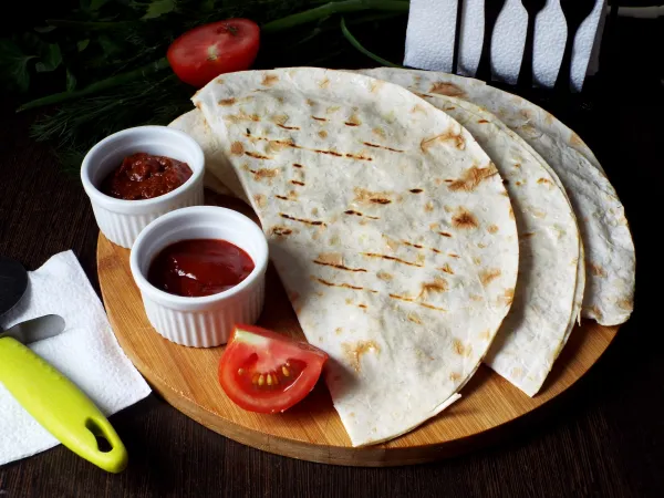 Фото блюда: Кутабы из лаваша с зеленью на сковороде