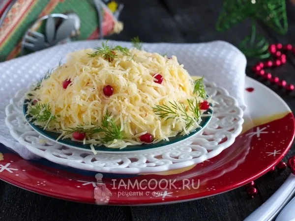 Фото блюда: Салат с курицей, морковью, сыром и яйцами