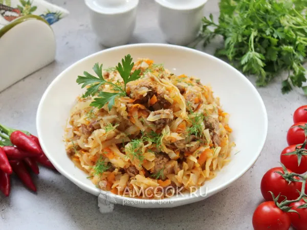 Фото блюда: Тушеная капуста с тушенкой в мультиварке