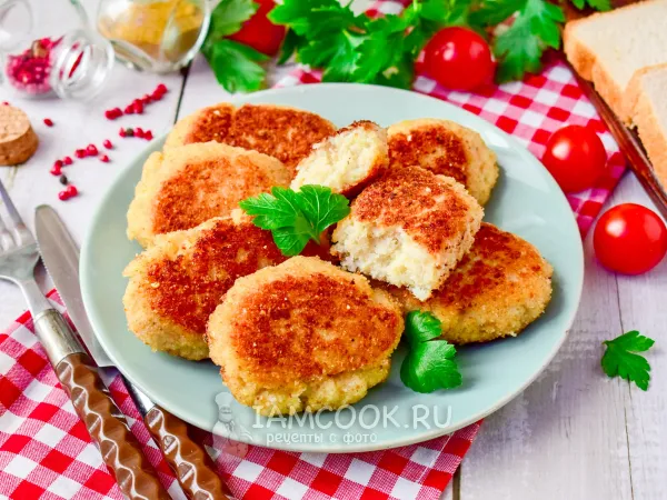 Фото готового блюда: Рыбные котлеты из трески с манкой