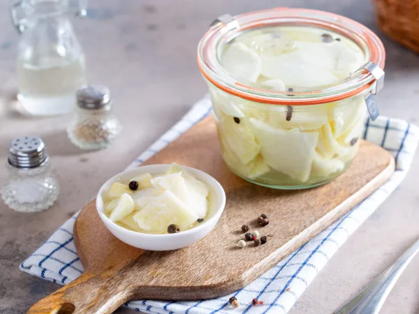 Фото блюда: Маринованная кольраби быстрого приготовления