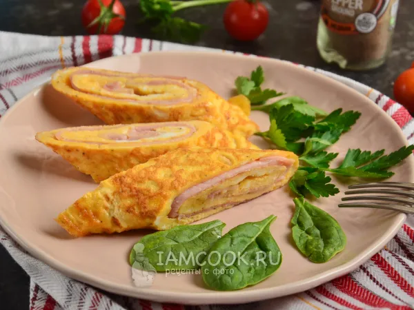 Фото готового блюда: Яичный рулет с беконом