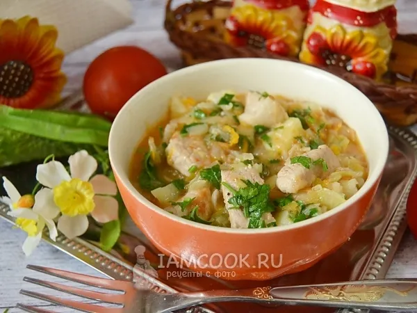 Фото готового блюда: Тушеная свинина с капустой и картошкой