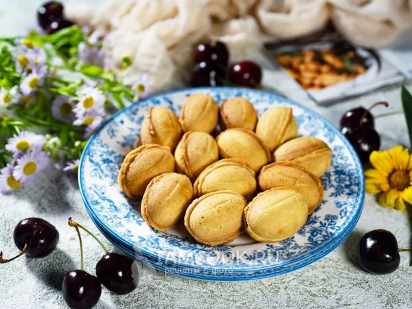 Фото готового блюда: Орешки со сгущенкой в мультипекаре