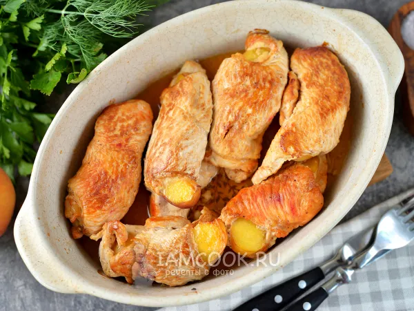 Фото готового блюда: Индейка с персиками в духовке