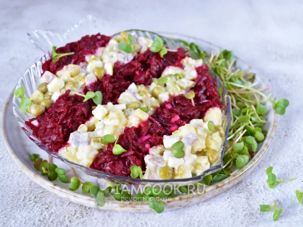 Фото готового блюда: Салат «Полосатик» (с селедкой)