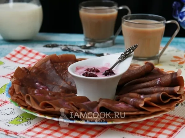 Фото готового блюда: Шоколадные блинчики на молоке