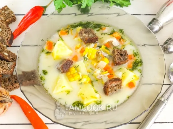 Фото готового блюда: Сырный суп с гренками