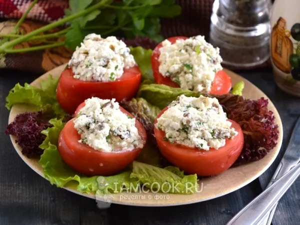 Фото готового блюда: Помидоры, фаршированные сербской брынзой и оливками