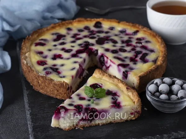 Фото блюда: Пирог со смородиной и сметанной заливкой