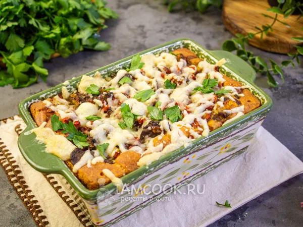 Фото блюда: Печеночный пирог с морковью и луком