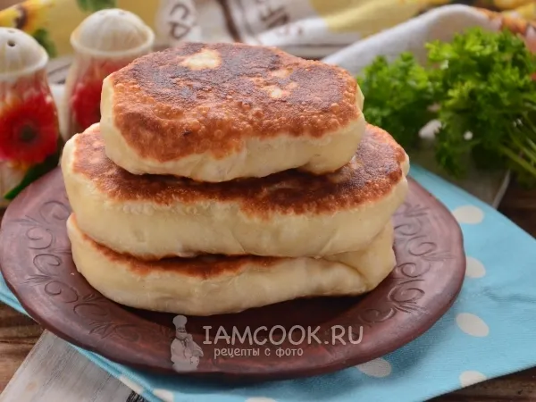 Фото блюда: Лепёшки с сыром и колбасой на кефире