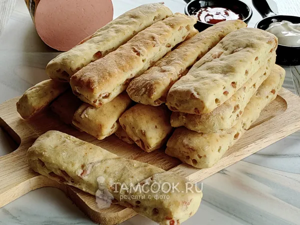 Фото готового блюда: Палочки на кефире с колбасой