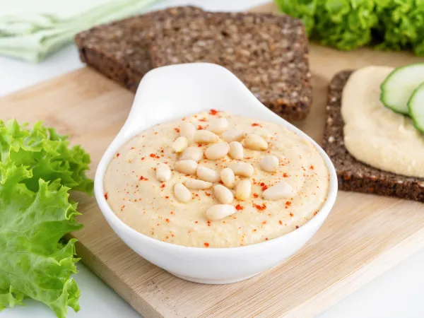 Фото блюда: Хумус с кедровыми орешками