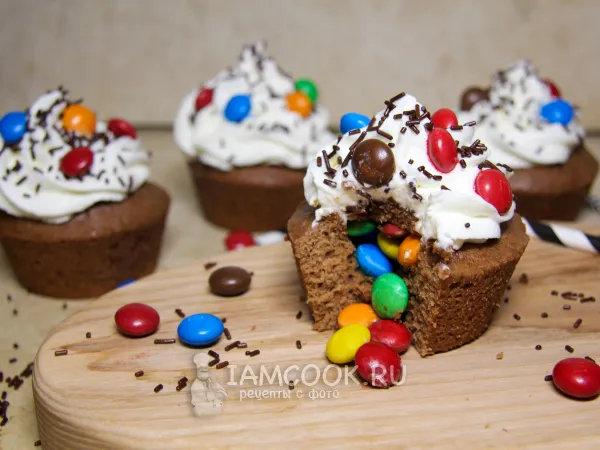 Фото блюда: Шоколадные капкейки с m&m’s