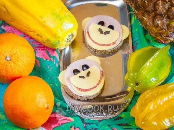 Фото готового блюда: Бутерброд «Обезьяна» с сыром и колбасой