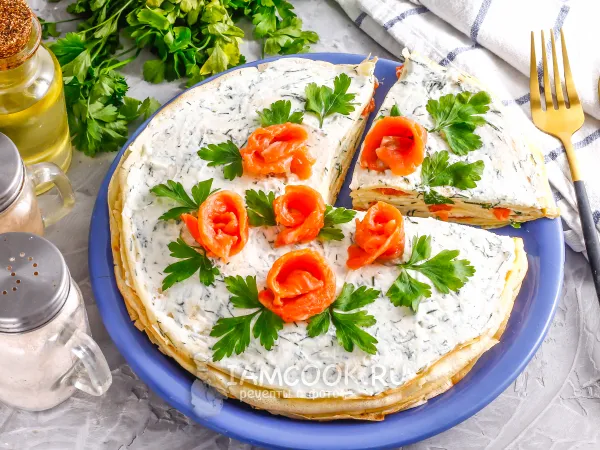 Фото готового блюда: Блинный пирог с рыбой