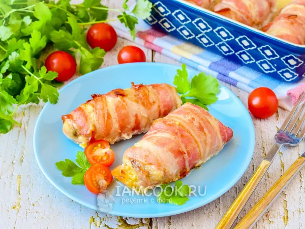 Фото готового блюда: Куриные рулетики в беконе с сыром