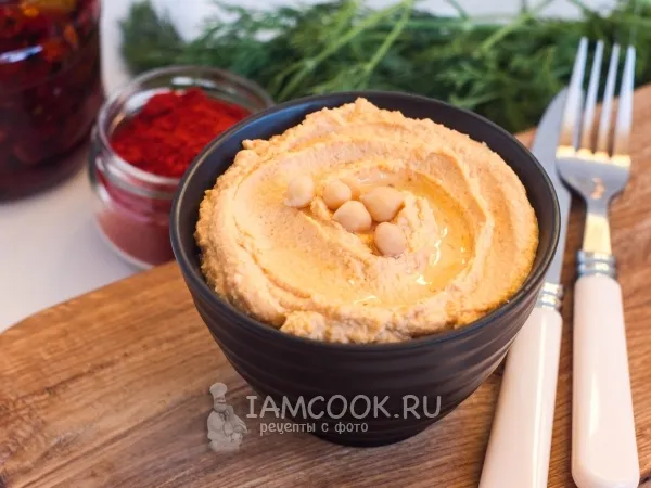 Фото готового блюда: Хумус с вялеными томатами