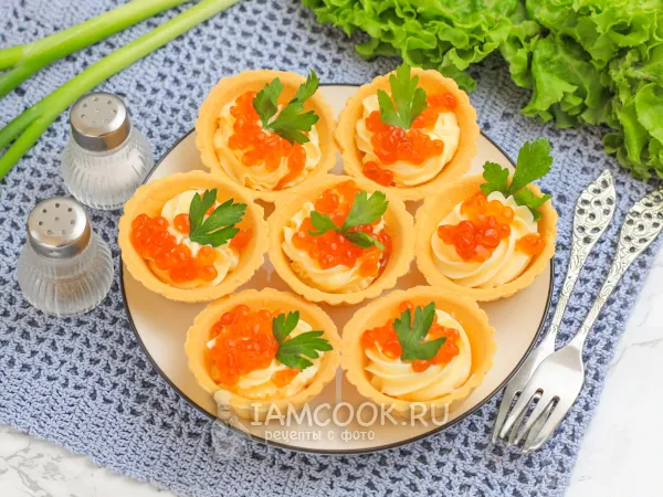 Фото блюда: Тарталетки с красной икрой и сливочным маслом