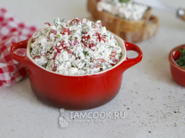 Фото блюда: Творог с помидорами и зеленью