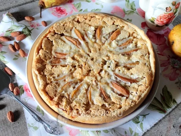 Фото готового блюда: Пирог с грушами и орехами