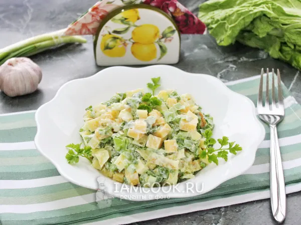 Фото готового блюда: Салат с омлетом и пекинской капустой