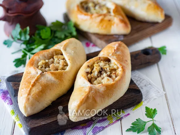 Фото готового блюда: Расстегаи с минтаем