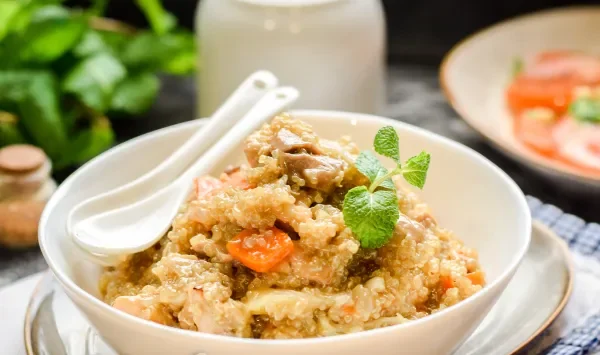 Фото блюда: Плов из киноа с курицей