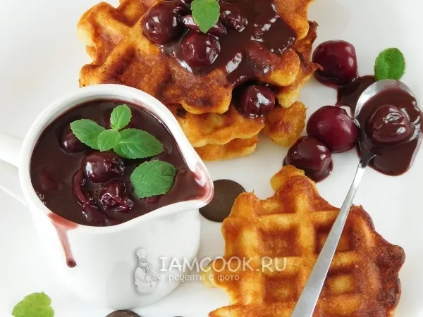 Фото блюда: Шоколадно-вишневый соус для десертов